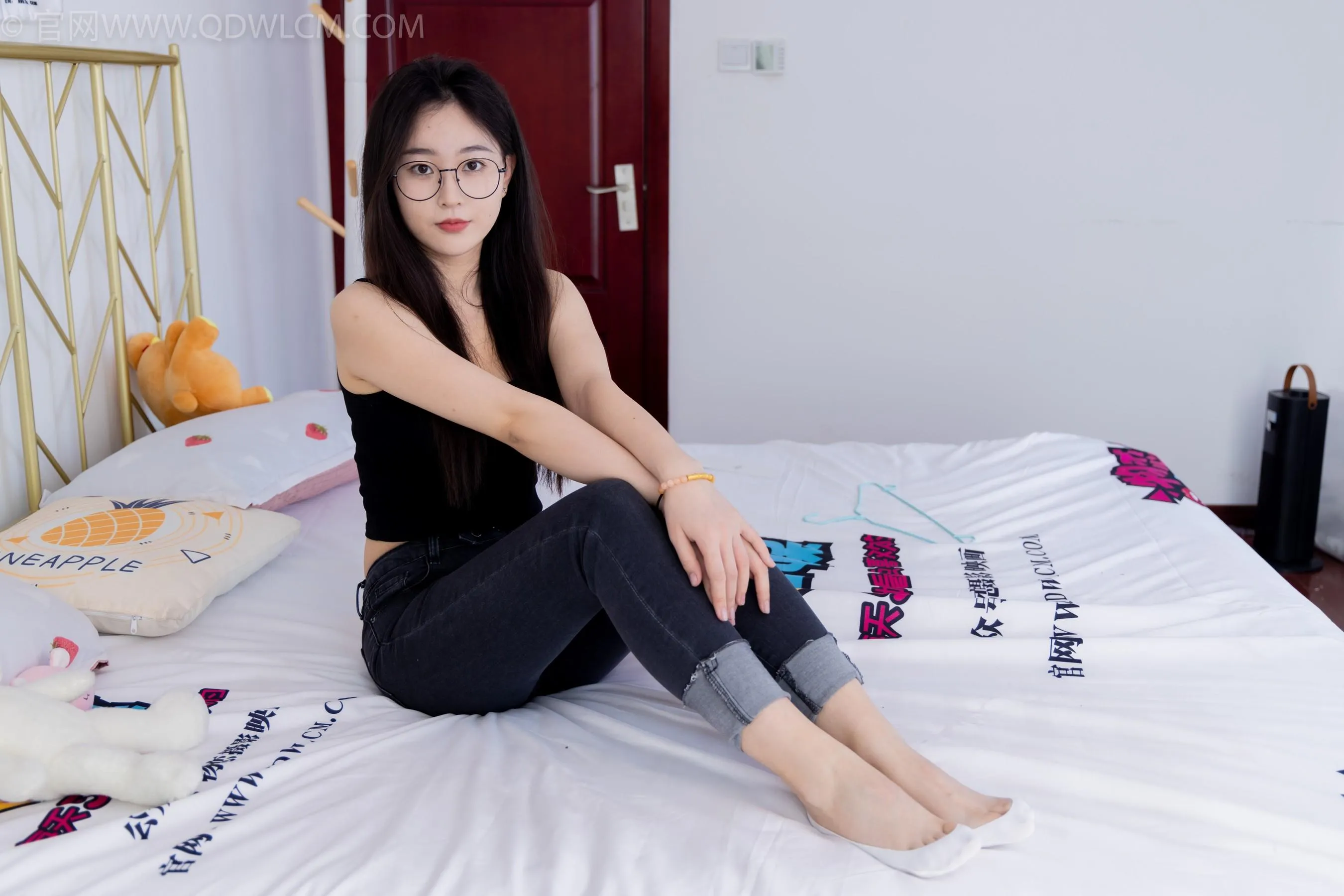 物恋传媒 NO.1497 美兔-春雨绵绵 [151P]插图1
